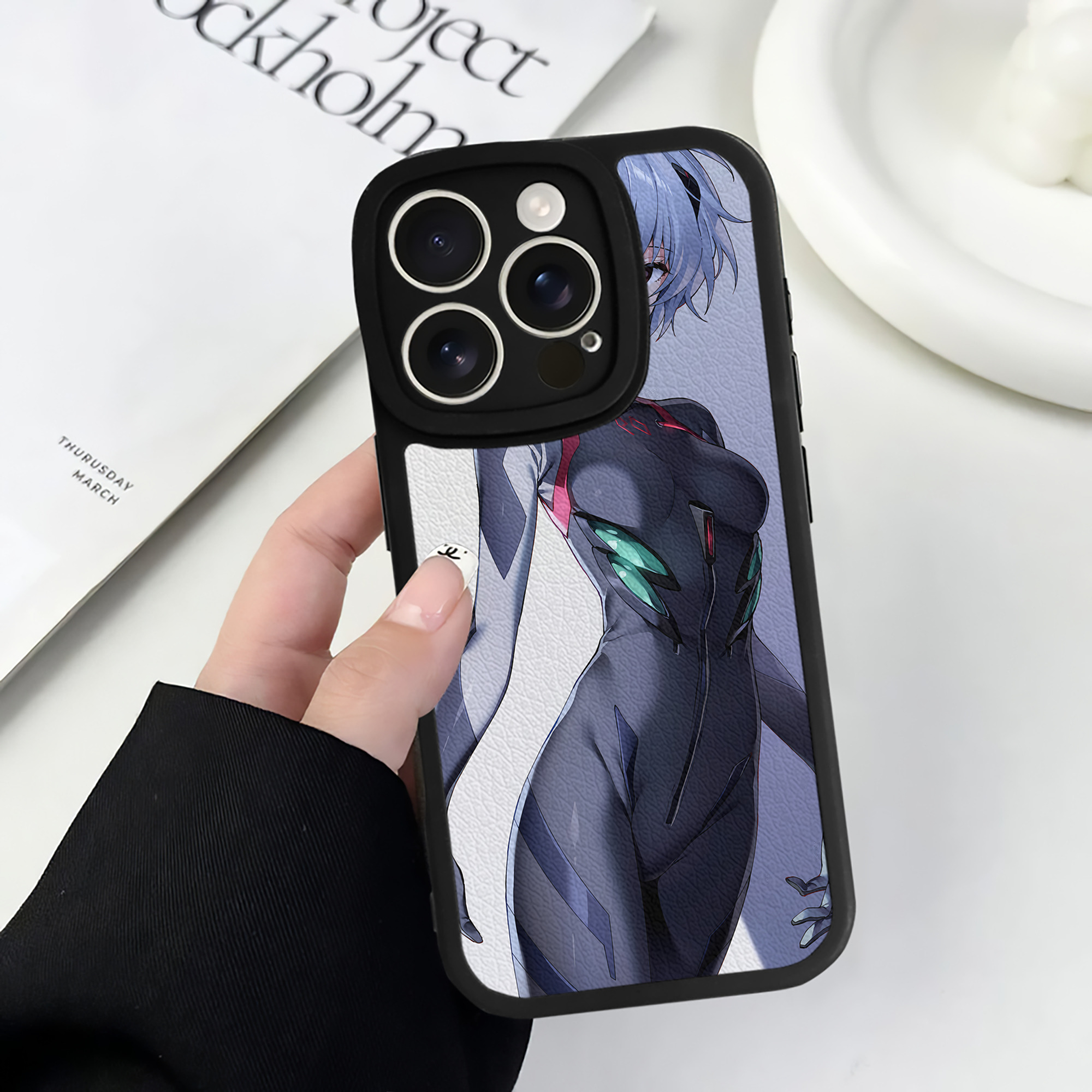 （画像用） EVA 新世紀エヴァンゲリオン 【iPhone 16シリーズ対応】シリコンスマホケース（レザー調） 材質：シリコン